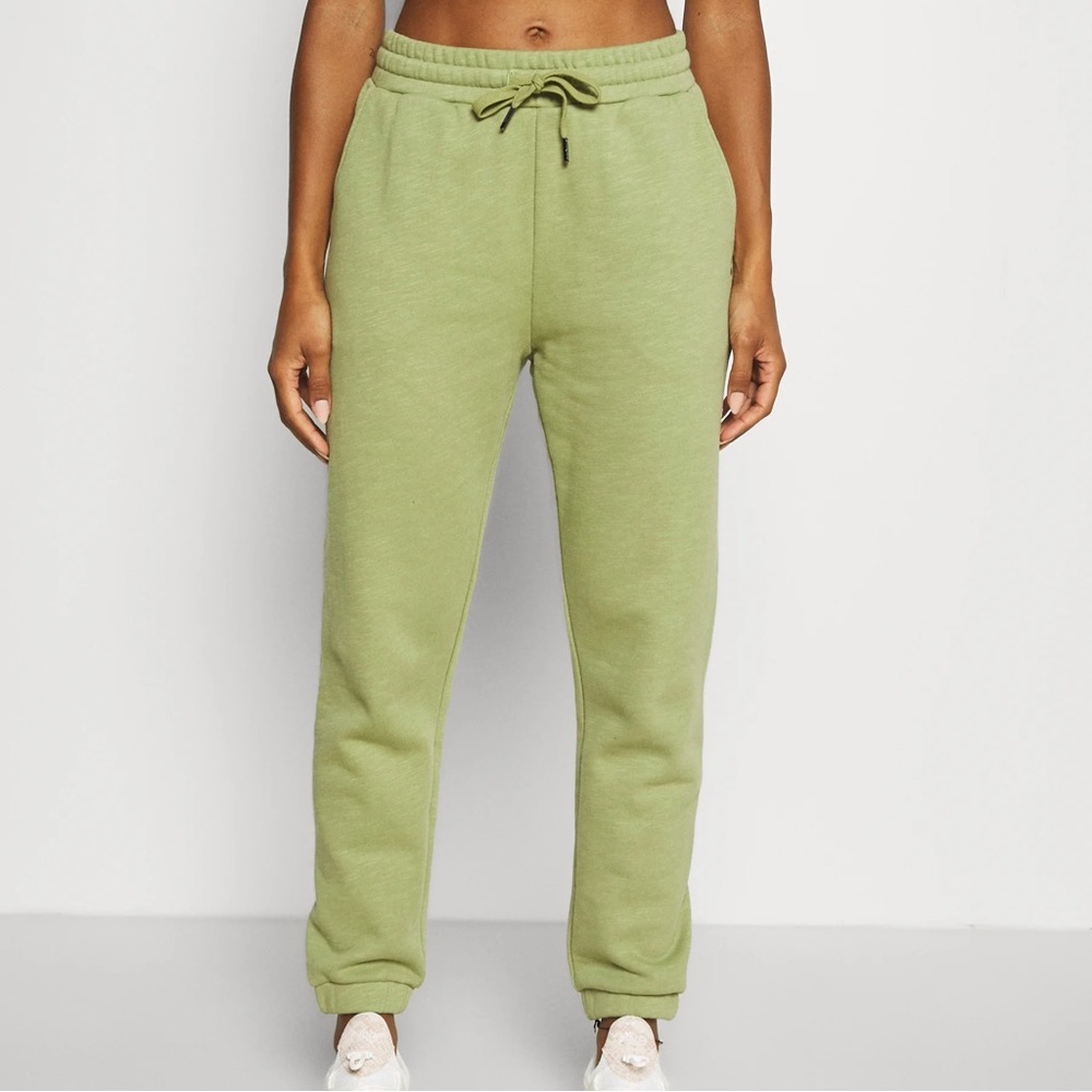 Sweaty betty essentials jogger fern green